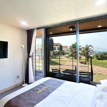 J Raum Resort Seogwipo-stad Buitenkant foto