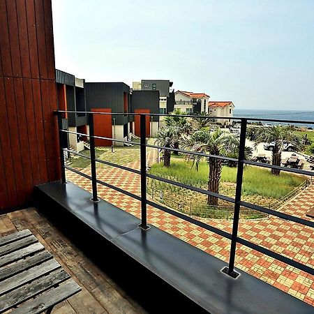 J Raum Resort Seogwipo-stad Buitenkant foto