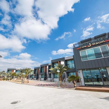 J Raum Resort Seogwipo-stad Buitenkant foto