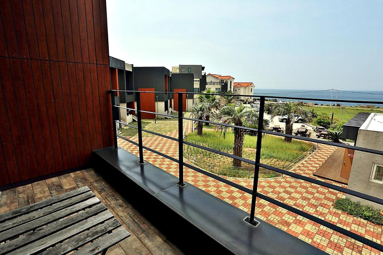 J Raum Resort Seogwipo-stad Buitenkant foto