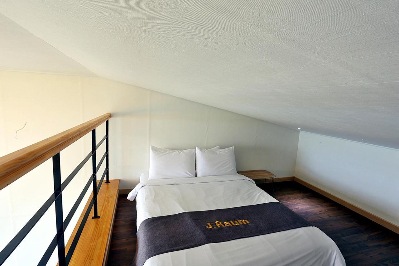J Raum Resort Seogwipo-stad Buitenkant foto