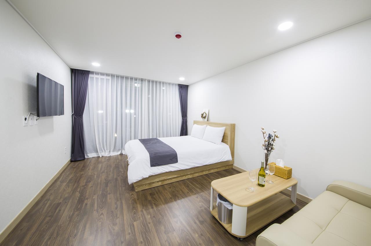 J Raum Resort Seogwipo-stad Buitenkant foto