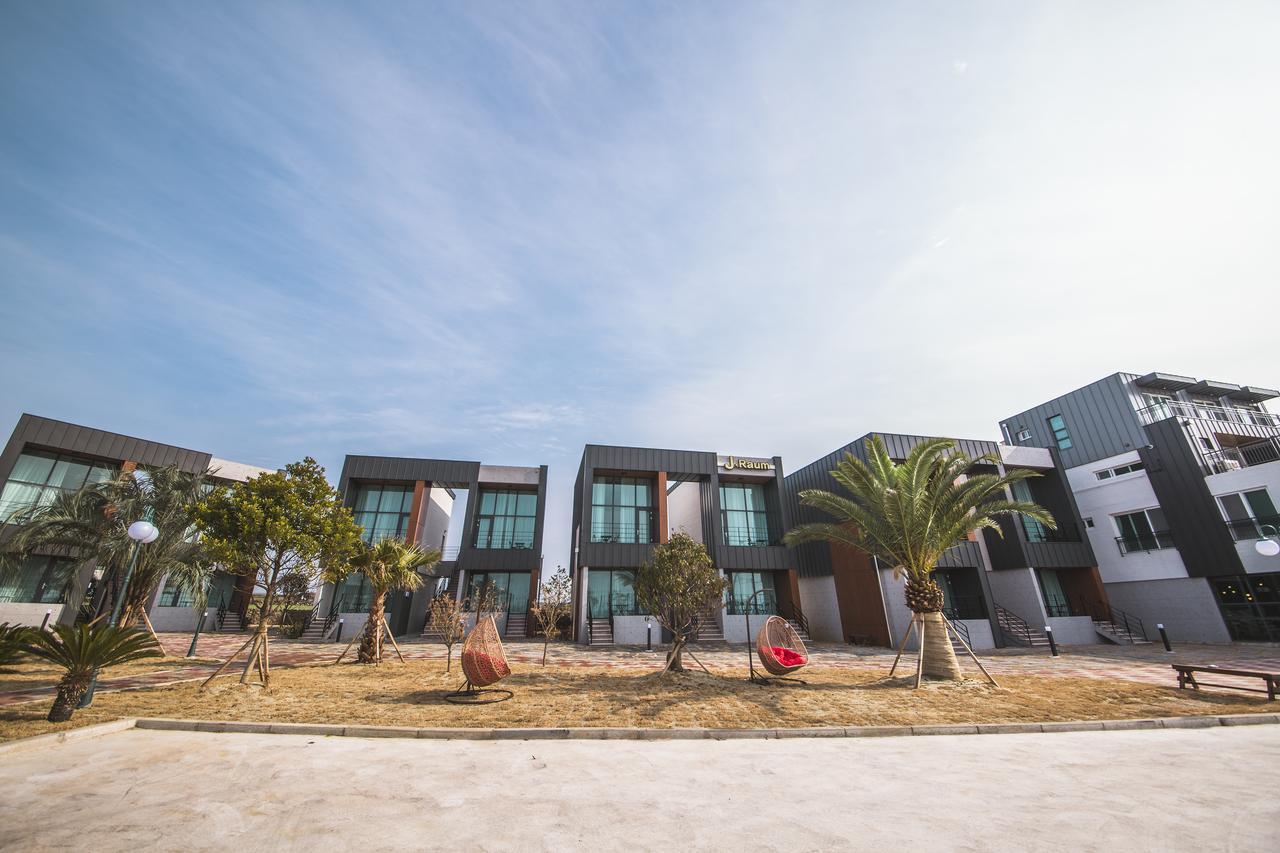 J Raum Resort Seogwipo-stad Buitenkant foto