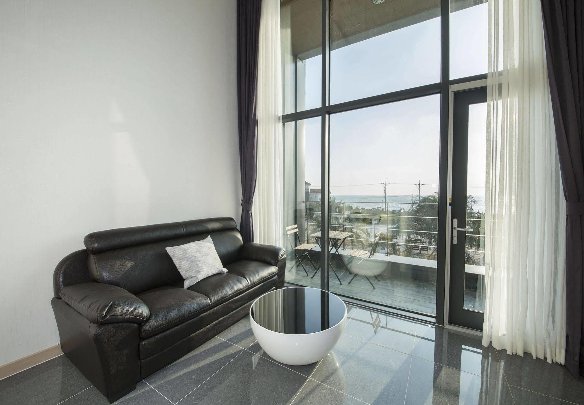 J Raum Resort Seogwipo-stad Buitenkant foto