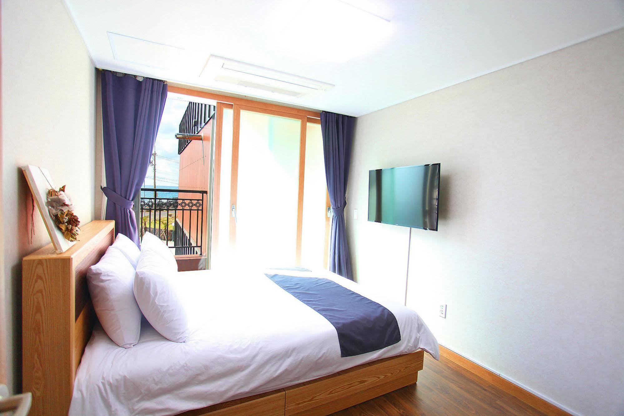 J Raum Resort Seogwipo-stad Buitenkant foto
